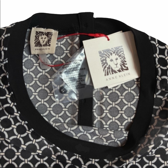 NWT! ANNE KLEIN GEOMETRIC PRINT BLOUSE - Picture 2 of 7